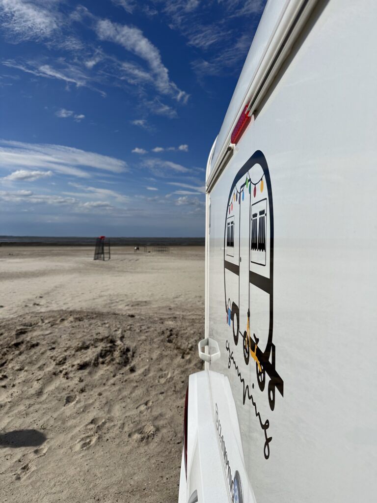 Wohnwagen am Strand